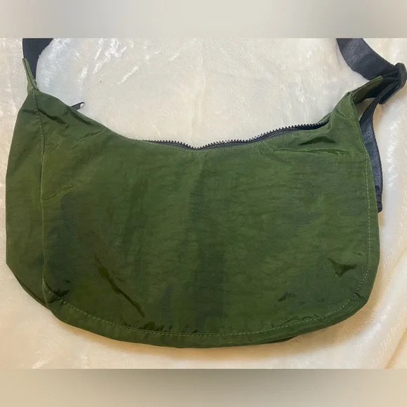 BAGGU Bay Laurel Medium Crescent Bag - Picture 10 of 15